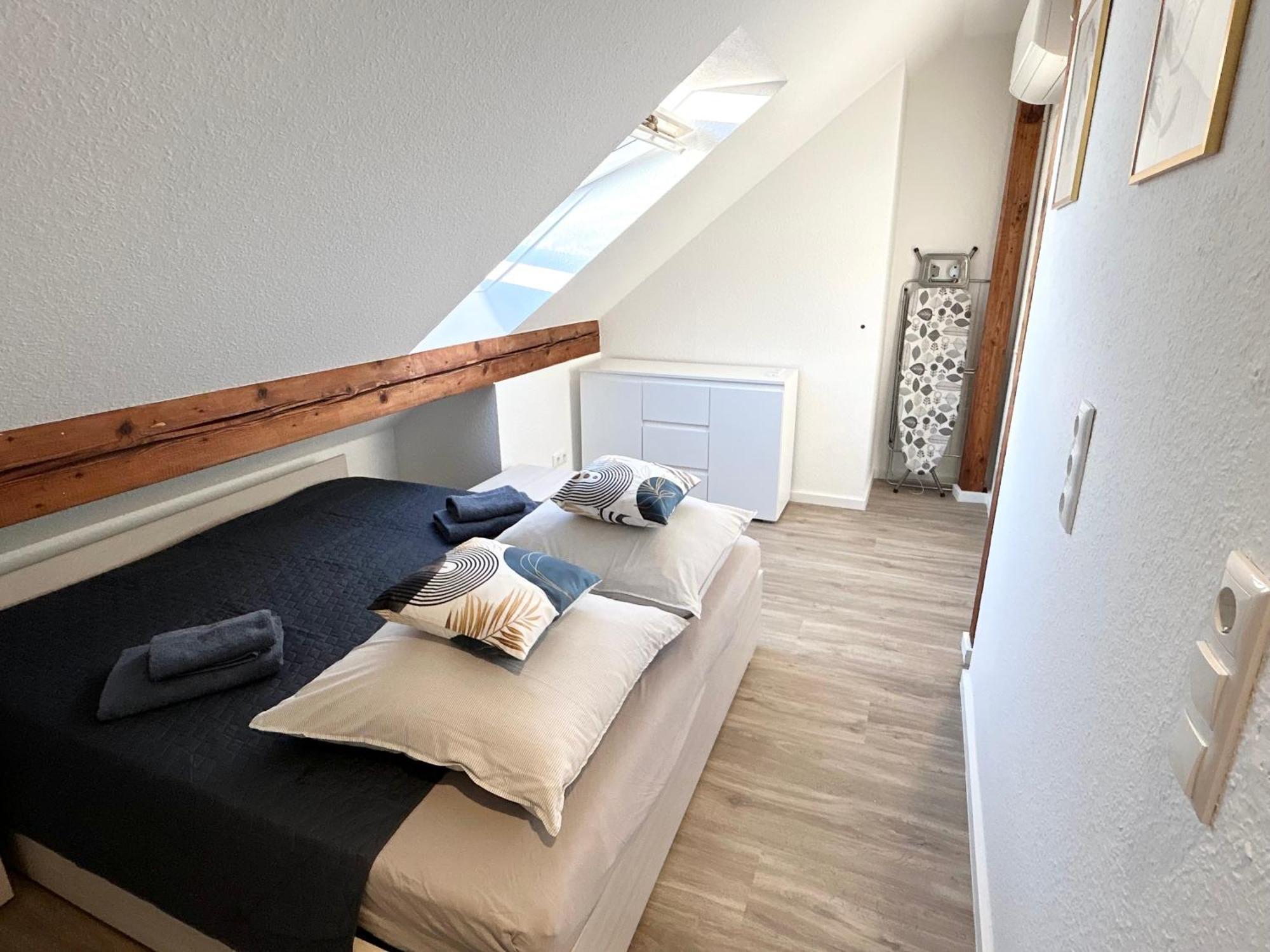 Apartment Lgh-moderne, Ruhige Wohnung, Naehe Zum Flughafen Und Autobahn, 24h-self-check-in, Vollausgestattet, Disneyplus, Waschmaschine
